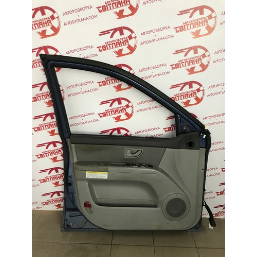 Двері передні ліві комплектні Kia Sorento 2002-2006 760033E100